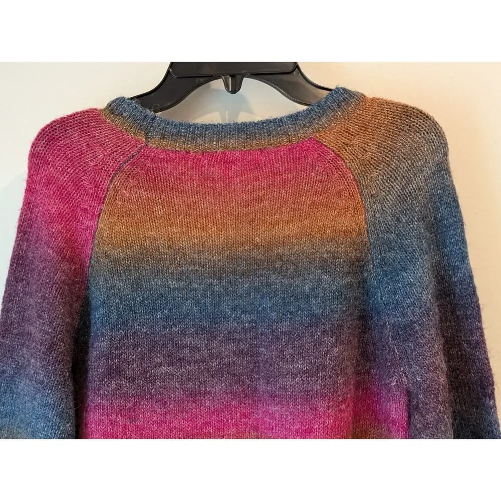 BB Dakota Steve Madden Small Acrylic Rainbow Stripe Sweater Pink Blue Ombré